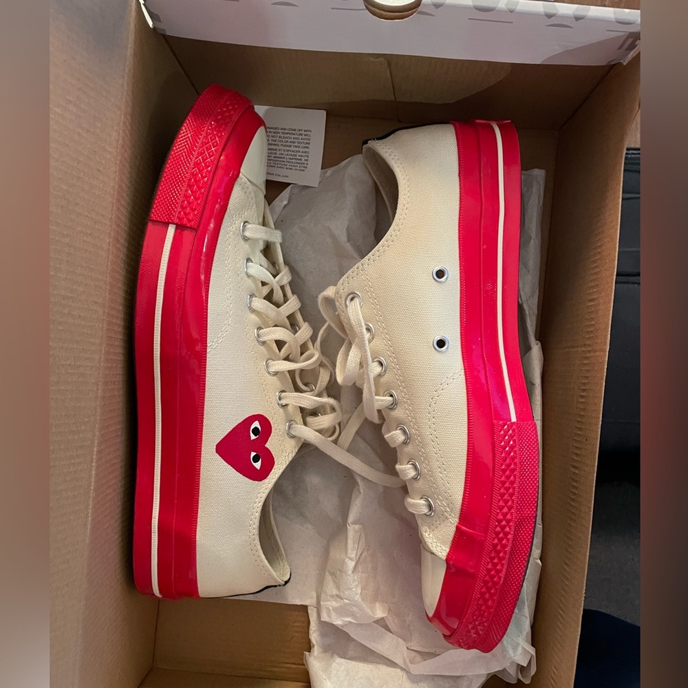 Comme des Garçons Play (CDG Play) converse (low top)